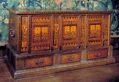 Dokumentasi “Chest”; Oak with marquetry. Minneapolis Institute of Art.