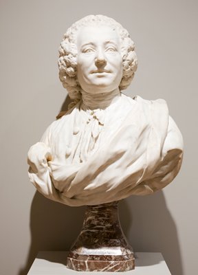 Dokumentasi “Portrait Bust of M. de Neuville, Captain of Artillery and Comptroller General”; Marble. Minneapolis Institute of Art.