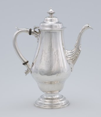 Dokumentasi “Coffeepot”; Silver and wood. Minneapolis Institute of Art.