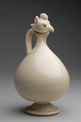 Dokumentasi “Ewer with pheasant-head stopper”; Xing ware Porcelaneous stoneware with clear glaze. Minneapolis Institute of Art.