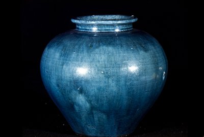 Dokumentasi “Jar”; Stoneware with blue glaze. Minneapolis Institute of Art.