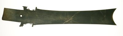 Dokumentasi “Yazhang ceremonial scepter”; Dark olive-green jade with light brown clouds. Minneapolis Institute of Art.