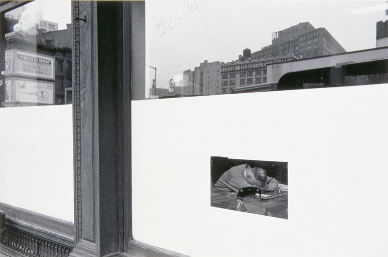 Man in Window, New York City, Lee Friedlander, 1964 (отпечаток 1973)