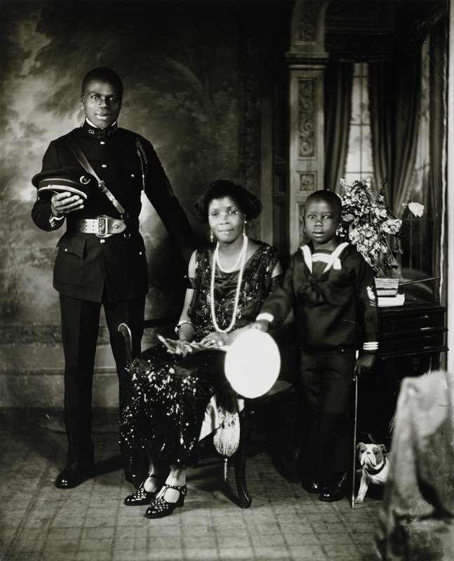 Garveyite Family, Harlem, James Van Der Zee, 1924 (printed 1974)