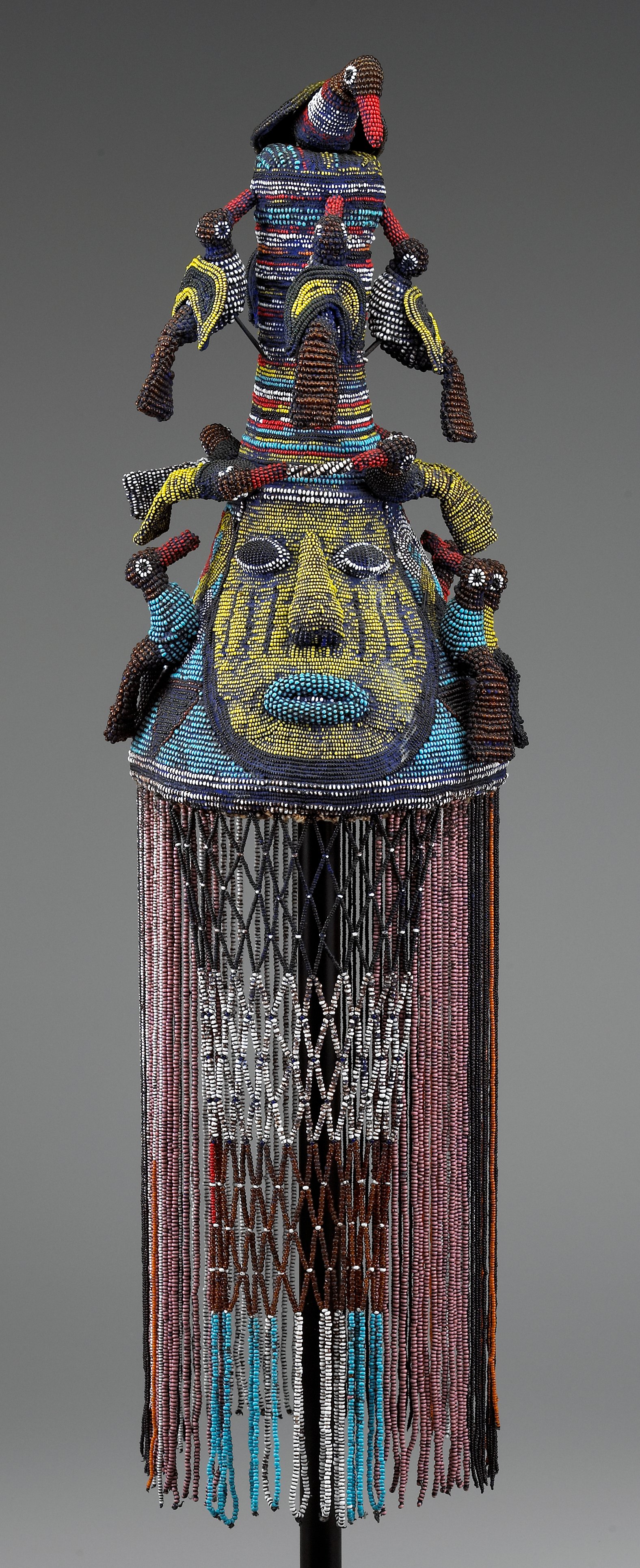 Crown, Yoruba artist | Mia