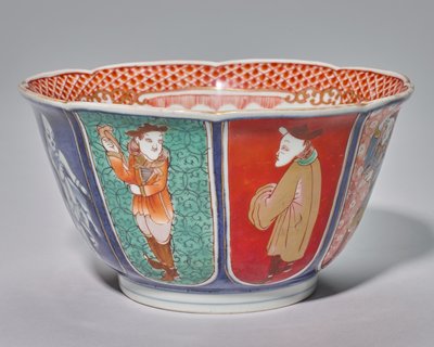 Dokumentasi “Bowl with Dutch and Chinese Figures”; Imari ware, porcelain with underglaze blue and overglaze enamels. Minneapolis Institute of Art.