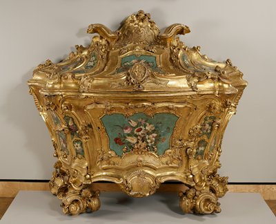 Dokumentasi “Writing desk”; Wood, paint, gilt, gilt bronze. Minneapolis Institute of Art.