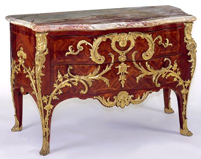 Dokumentasi “Commode”; Satinwood and purpleheart, gilt bronze mounts and marble top. Minneapolis Institute of Art.