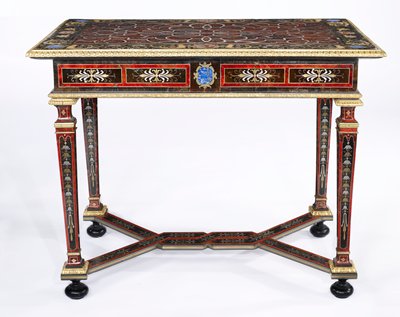 Dokumentasi “Center table”; Wood, tortoiseshell, brass, pewter, hard stone, ebony, horn. Minneapolis Institute of Art.