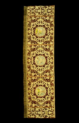 Dokumentasi “Altar Frontal”; Silk, metallic threads, embroidery. Minneapolis Institute of Art.