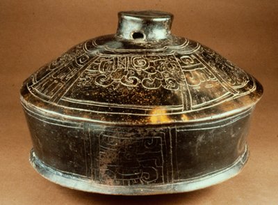Dokumentasi “Serving Vessel”; Clay, pigments. Minneapolis Institute of Art.