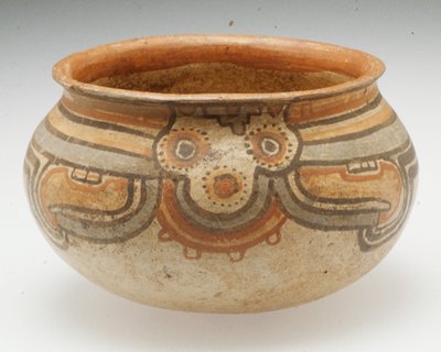 Dokumentasi “Bowl”; Earthenware, pigment. Minneapolis Institute of Art.