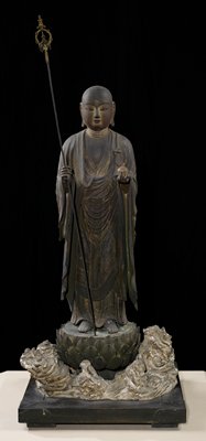 Dokumentasi “Jizō, the Bodhisattva of the Earth Matrix”; Wood with polychrome, lacquer, and gold, metal. Minneapolis Institute of Art.