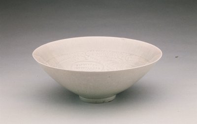 Dokumentasi “Carved Yingqing bowl”; Qingbai ware, Hutian kilns Porcelain with carved motif of boys and flowers under a light blue glaze. Minneapolis Institute of Art.