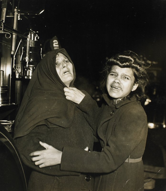 Tenement Fire, Harlem, Weegee, 1942