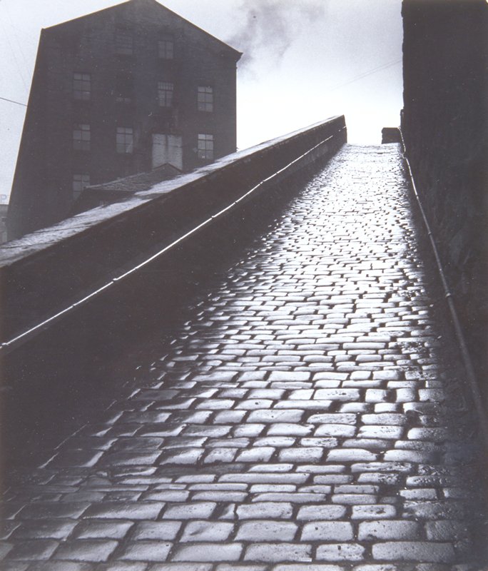 A Snicket in Halifax, Bill Brandt, 1930–37