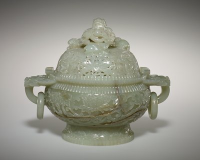 Dokumentasi “Covered Incense Burner”; Greenish-white nephrite. Minneapolis Institute of Art.