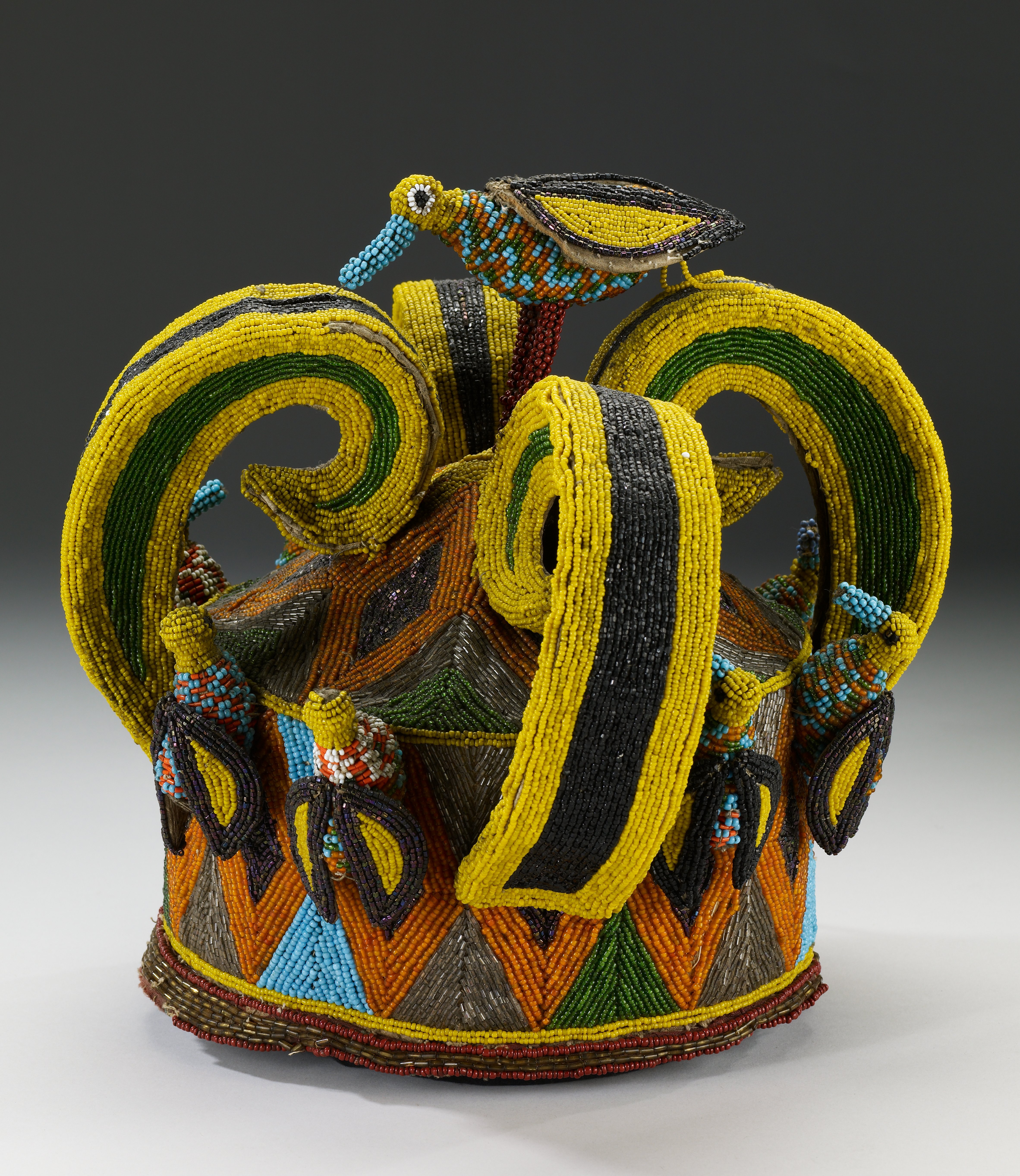 Crown, Yoruba artist | Mia