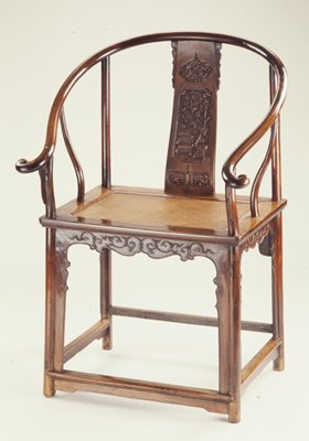 Dokumentasi “Roundback Armchair”; Huanghuali hardwood. Minneapolis Institute of Art.