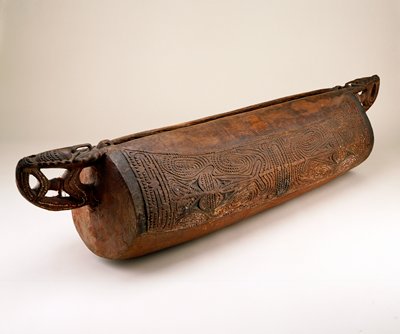 Dokumentasi “Slit Drum (garamut)”; Wood, pigments, fiber Wood, pigment, fiber. Minneapolis Institute of Art.