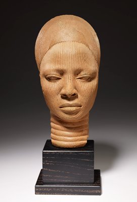 Dokumentasi “Shrine head”; Terracotta. Minneapolis Institute of Art.
