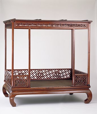 Dokumentasi “Six-Post Canopy Bed”; Huanghuali hardwood. Minneapolis Institute of Art.