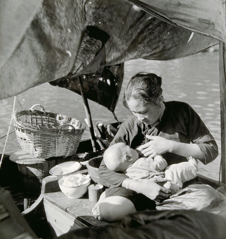 'Tang Ka' People, Mother and Baby, Kau Sai, Hong Kong, Werner Bischof, 1952