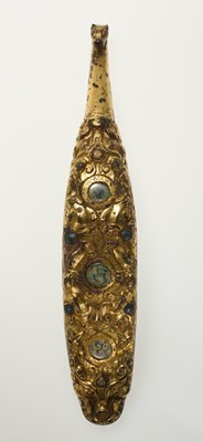 Dokumentasi “Belt hook”; Gilt bronze with crystal and glass inlay. Minneapolis Institute of Art.