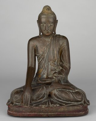 Dokumentasi “Shakyamuni Buddha Calling the Earth to Witness”; Bronze. Minneapolis Institute of Art.