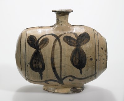 Dokumentasi “Bottle in the Shape of a Bale of Rice”; Buncheong ware, earthenware with slip and underglaze iron brown. Minneapolis Institute of Art.