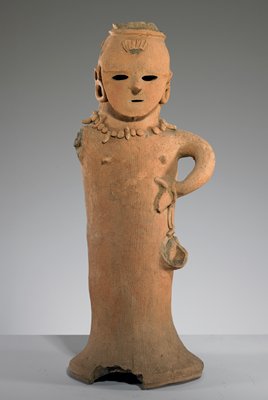 Dokumentasi “Haniwa of a Female Shrine Attendant”; Earthenware. Minneapolis Institute of Art.