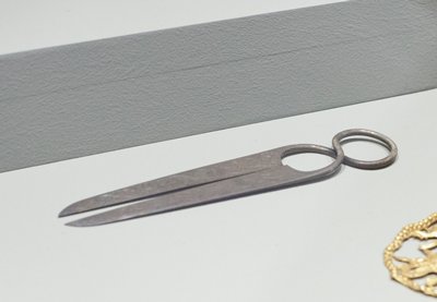 Dokumentasi “Shears (scissors)”; Beaten silver. Minneapolis Institute of Art.