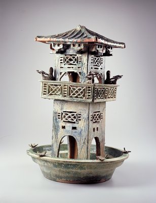 Dokumentasi “Military Watchtower”; Low-fired earthenware with green glaze. Minneapolis Institute of Art.