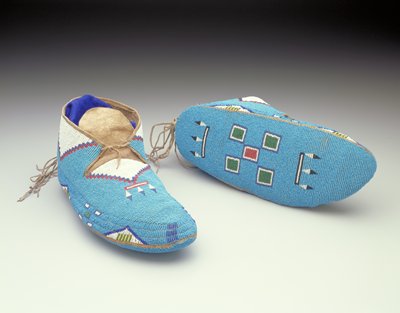 Dokumentasi “Moccasins”. Minneapolis Institute of Art.
