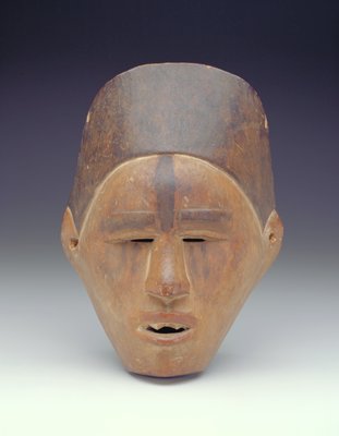 Dokumentasi “Mask”; Wood, pigment, kaolin. Minneapolis Institute of Art.