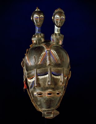 Dokumentasi “Do Society Mask”; Wood, pigment. Minneapolis Institute of Art.