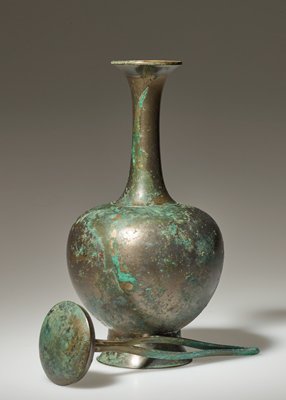 Dokumentasi “Ritual Buddhist bottle vase and cover”. Minneapolis Institute of Art.