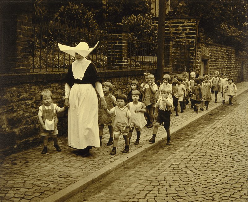 Kindergarten, Adolf Fassbender, 20th century