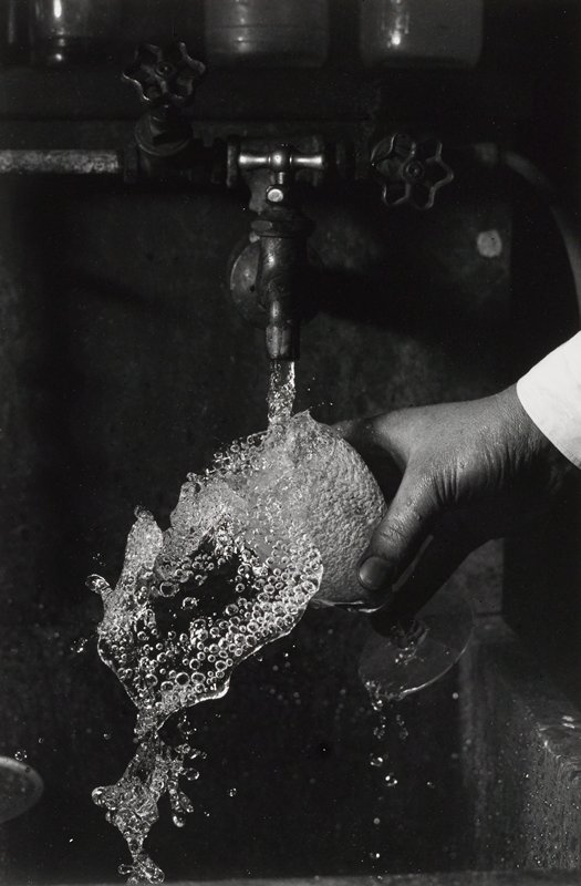 Water into Goblet, Harold E. Edgerton, c. 1934