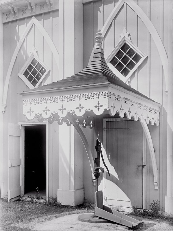 Maine Pump, Walker Evans, 1933