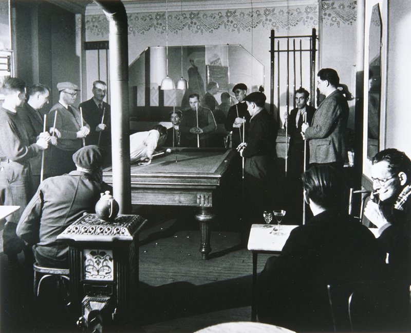 La Poule au Gibier, Robert Doisneau, 1945 (printed 1979)
