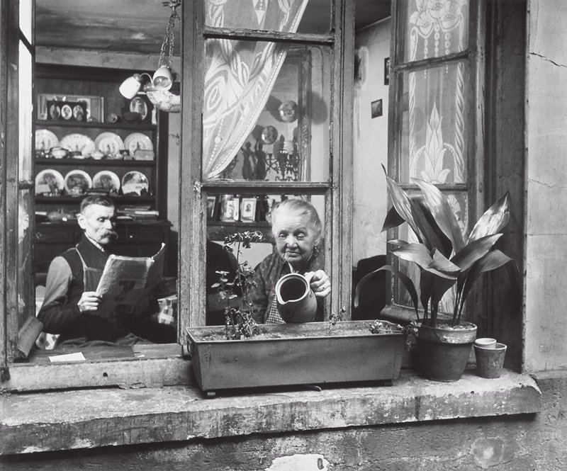 Les Concierges Rue du Dragon, Robert Doisneau, 1946 (printed 1979)