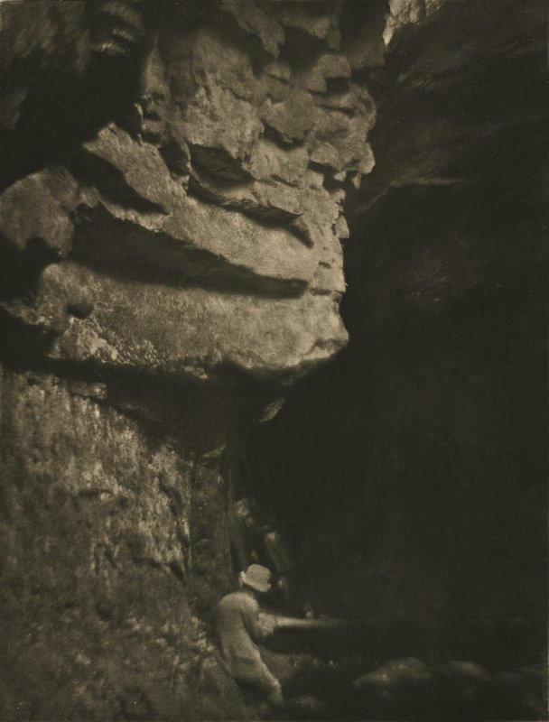 Man Sketching, James Craig Annan, October 1910