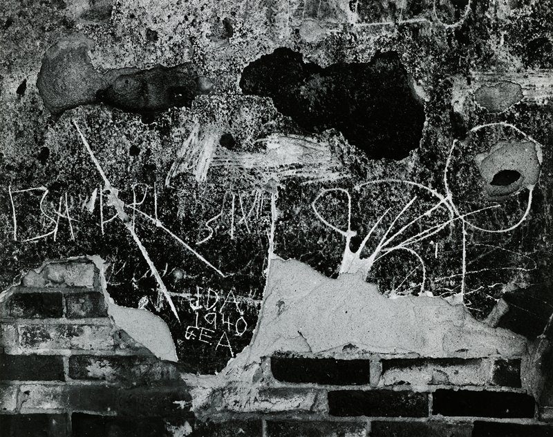 Wall Scrawls, Hornitos, Edward Weston, 1940