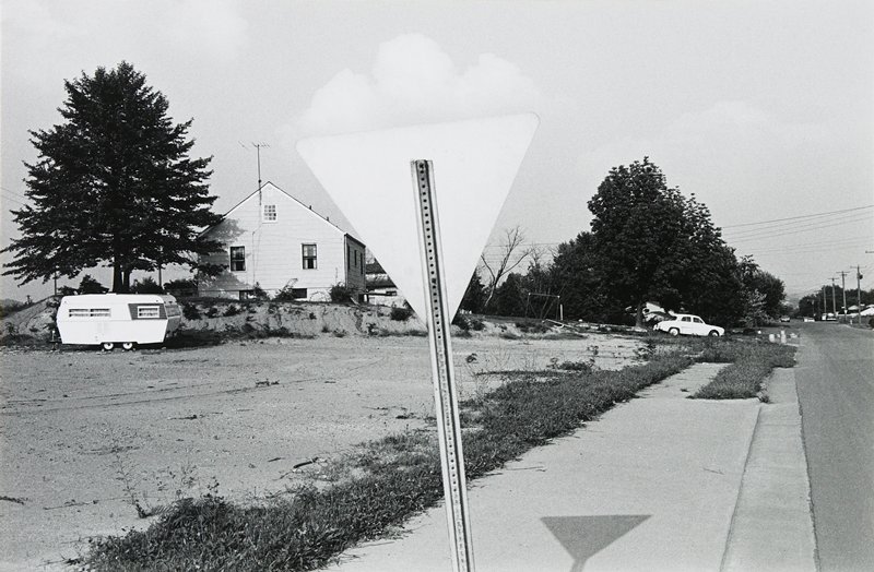 House, Trailer, Sign, and Cloud, Knoxville, Tennesse, Lee Friedlander, 1971 (отпечаток 1973)