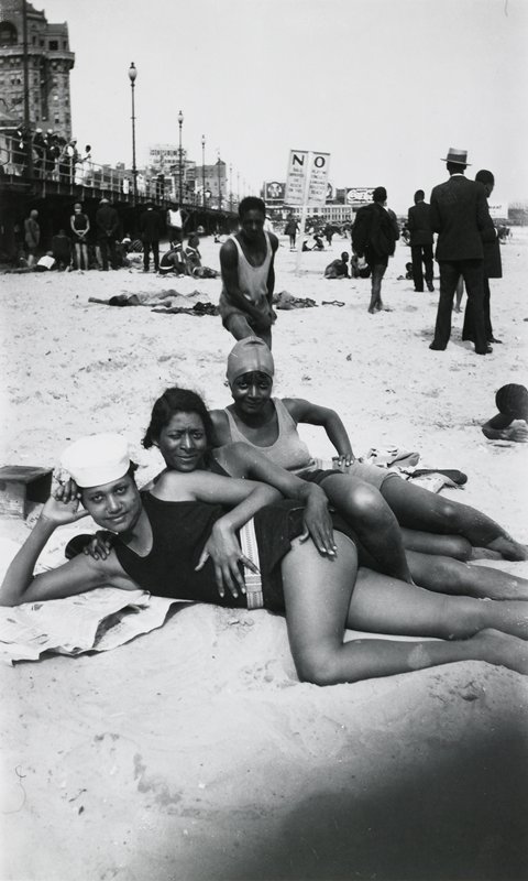 Atlantic City, James Van Der Zee, 1930 (printed 1974)