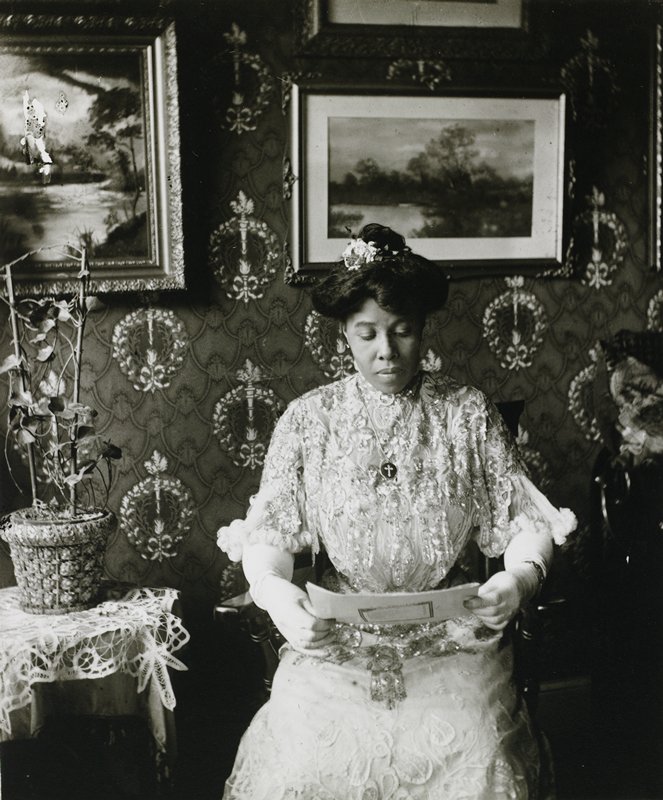 Miss Suzie Porter, Harlem, James Van Der Zee, 1915 (printed 1974)