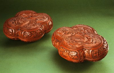 Dokumentasi “Anggota kelompok terkait: Quadrifoil Box, one of a pair (79.3.1.2a, b)”. Minneapolis Institute of Art.