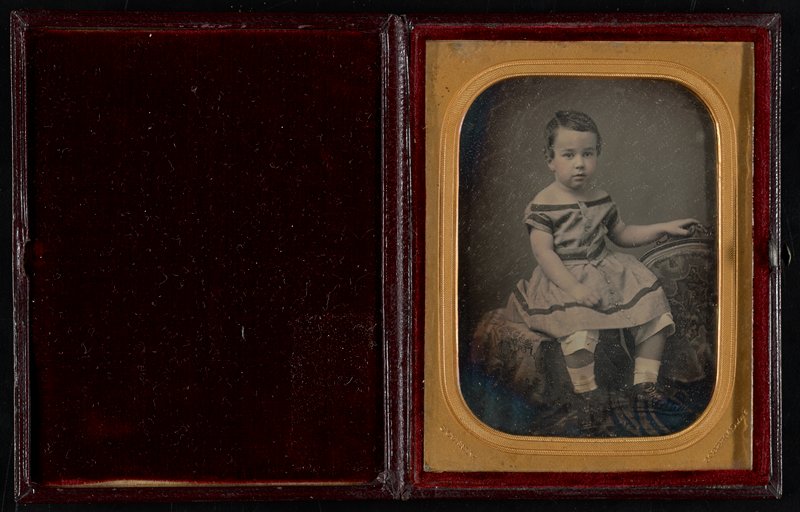 Без названия [portrait of a young girl seated on the arm of the 'Gurney chair'], Джеремайя Герни, 1852–58