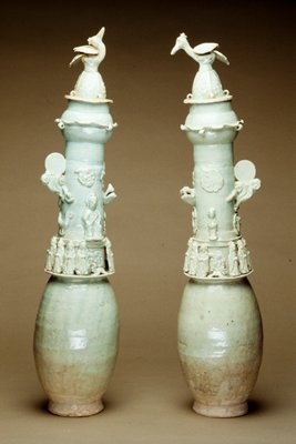 Dokumentasi “Anggota kelompok terkait: Burial jar for wine storage, one of a pair (89.109.2a, b)”. Minneapolis Institute of Art.